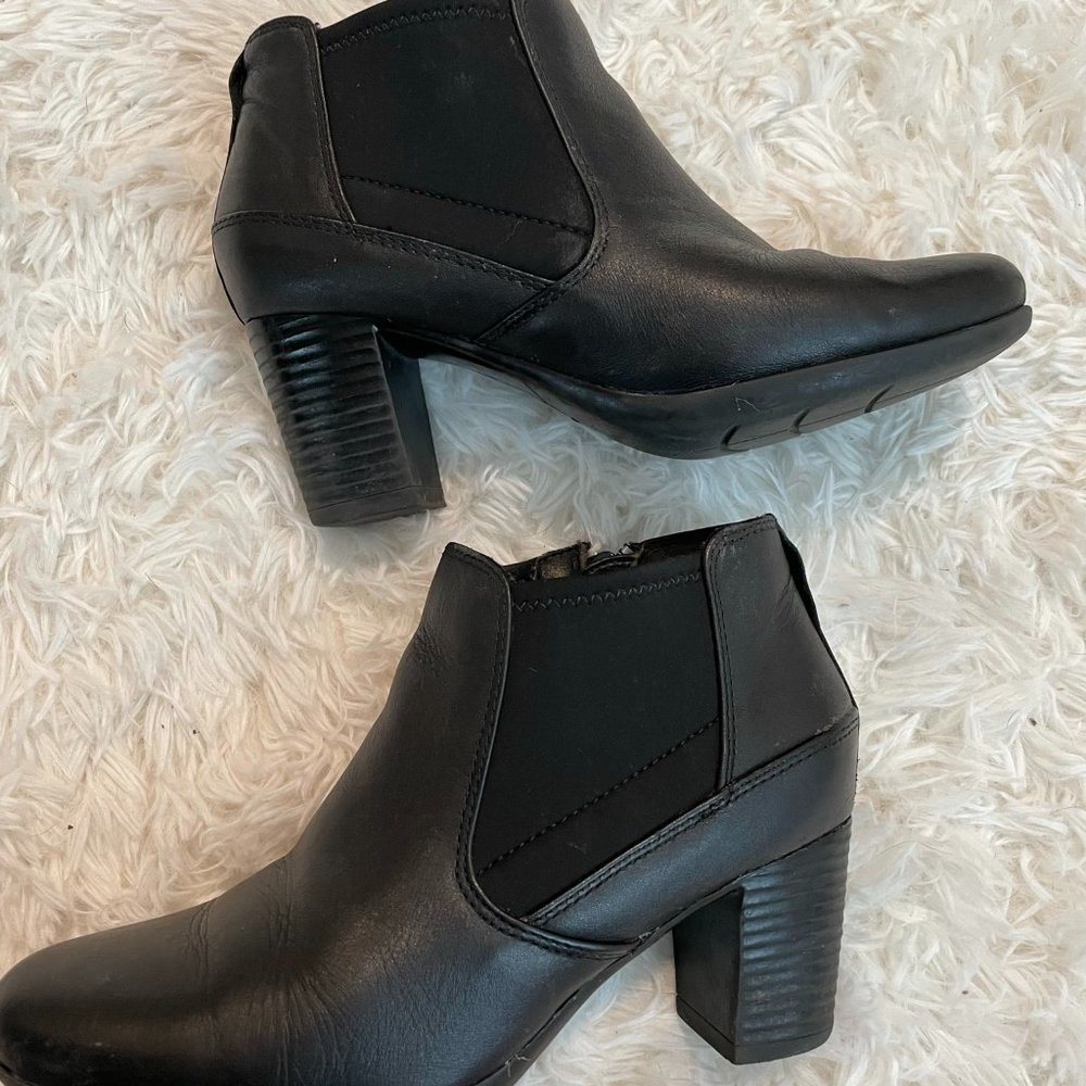 clarks booties
